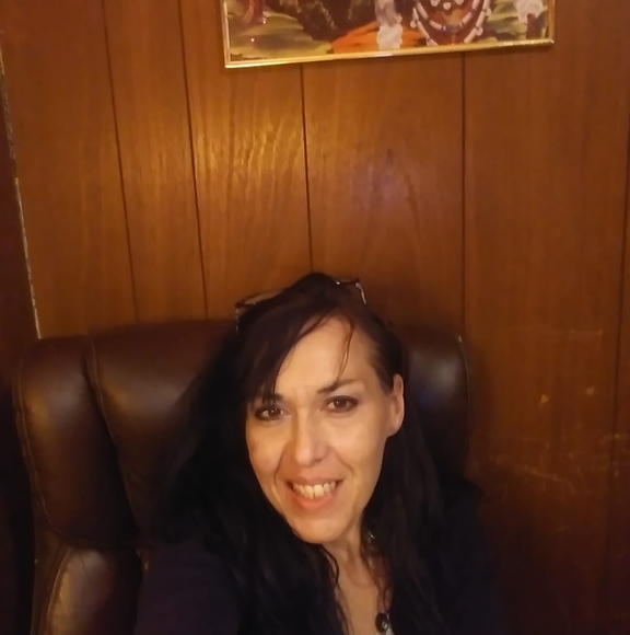 Meet your Posher, Renae - Picture 1 of 1